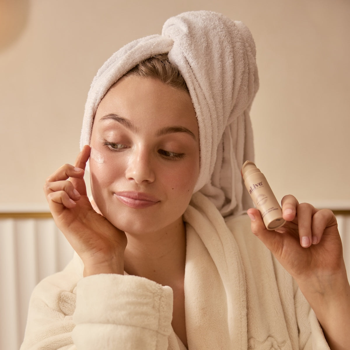 WORTH ITS WEIGHT - NOURISHING RICH CREAM 15ML