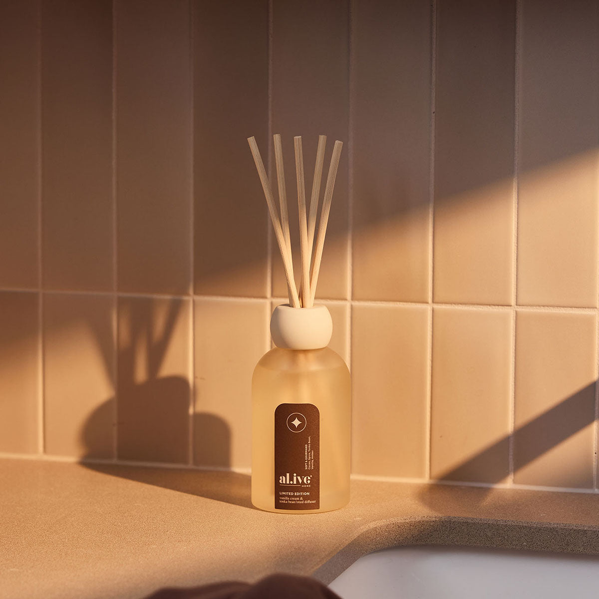 Reed Diffuser - Vanilla Cream & Tonka Bean