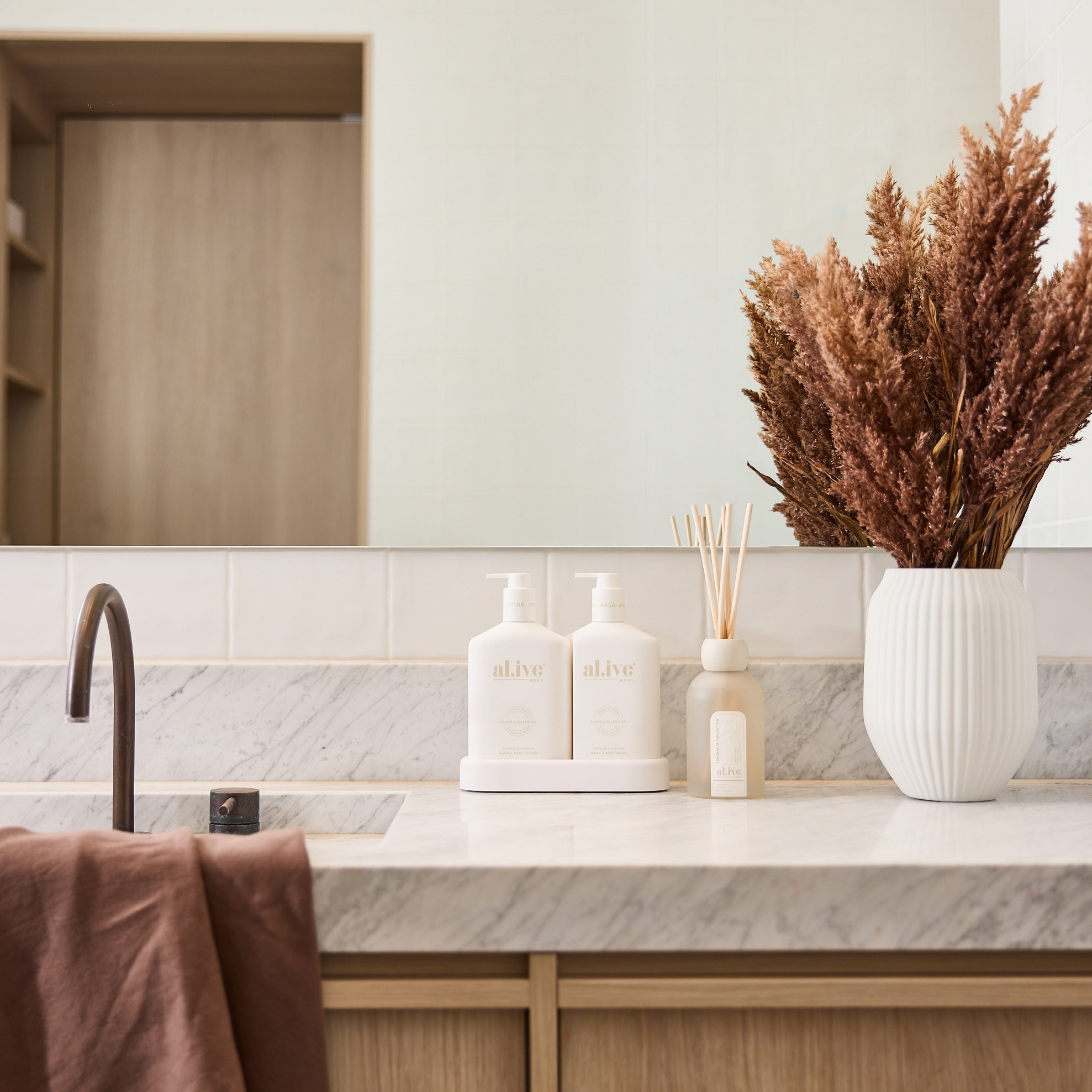 Alive_home_fragrance_22590_edit_a3e2caf4-2a24-4290-a871-50599dbc97a6.jpg
