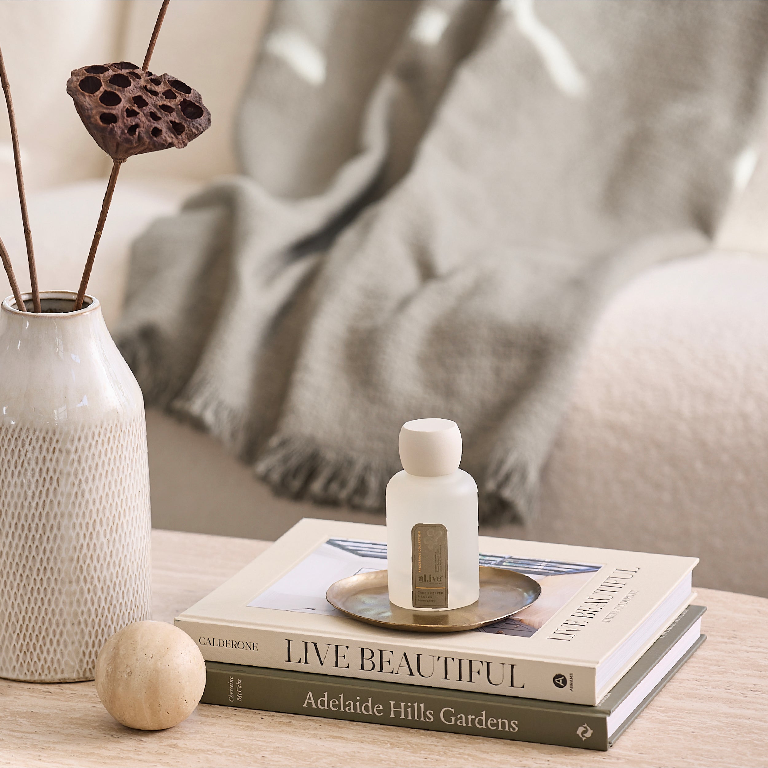 Fragrance_Styled-Imagery_Room-Spray_14.jpg