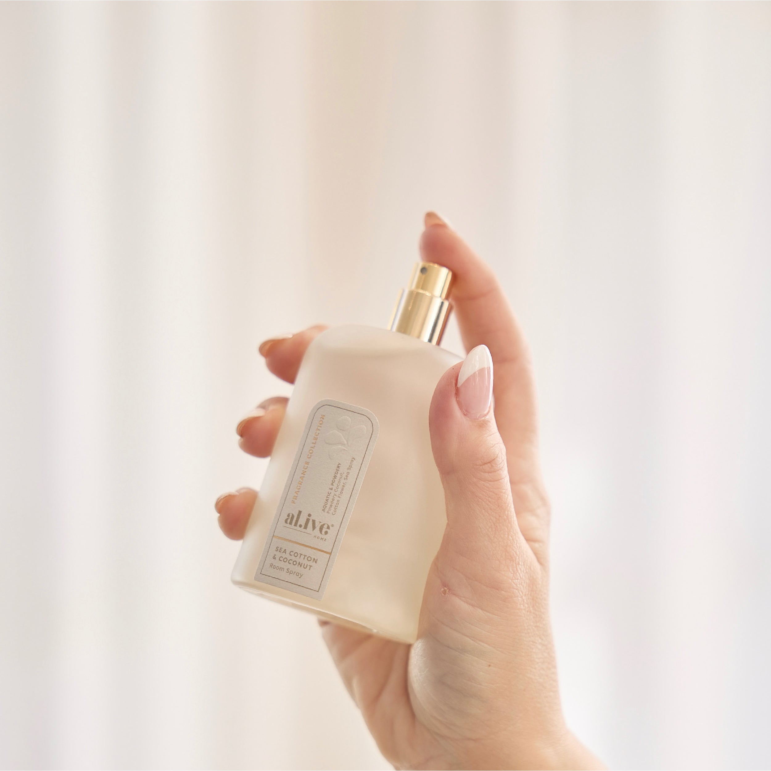Fragrance_Styled-Imagery_Room-Spray_7.jpg