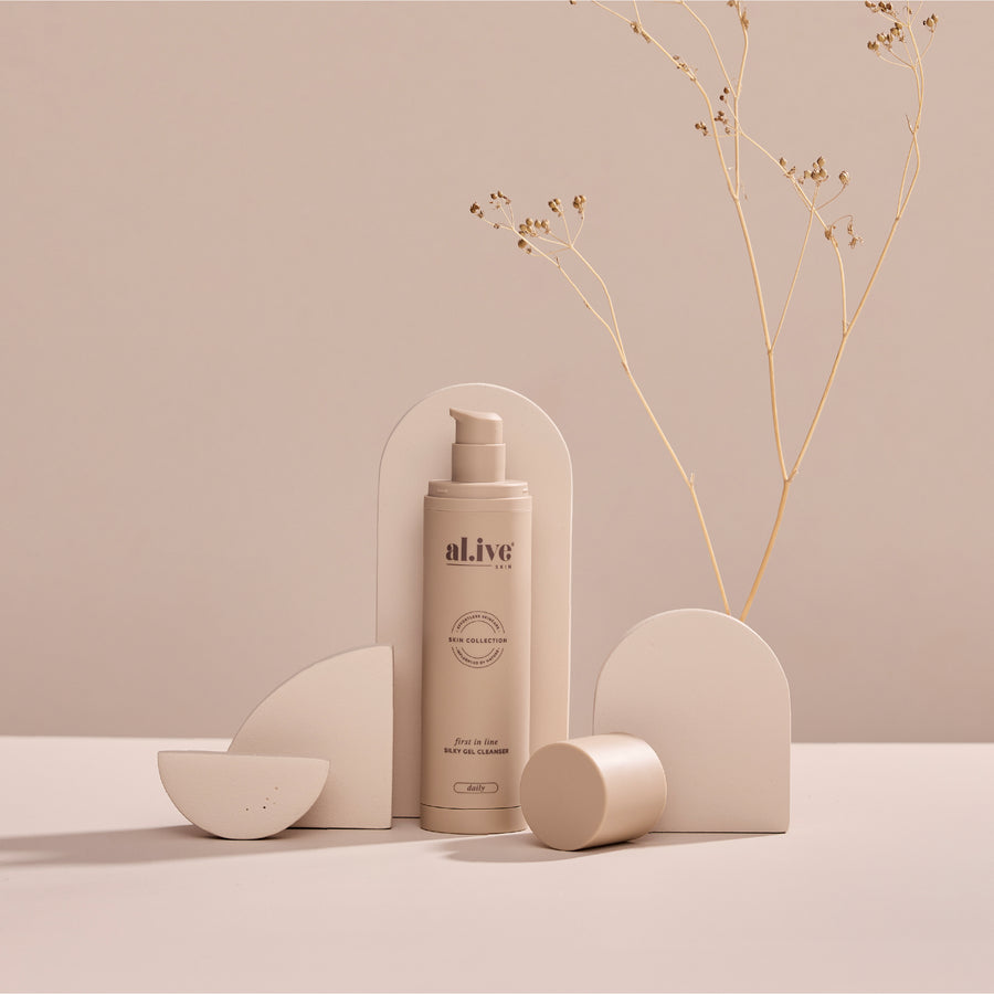 FIRST IN LINE - SILKY GEL CLEANSER