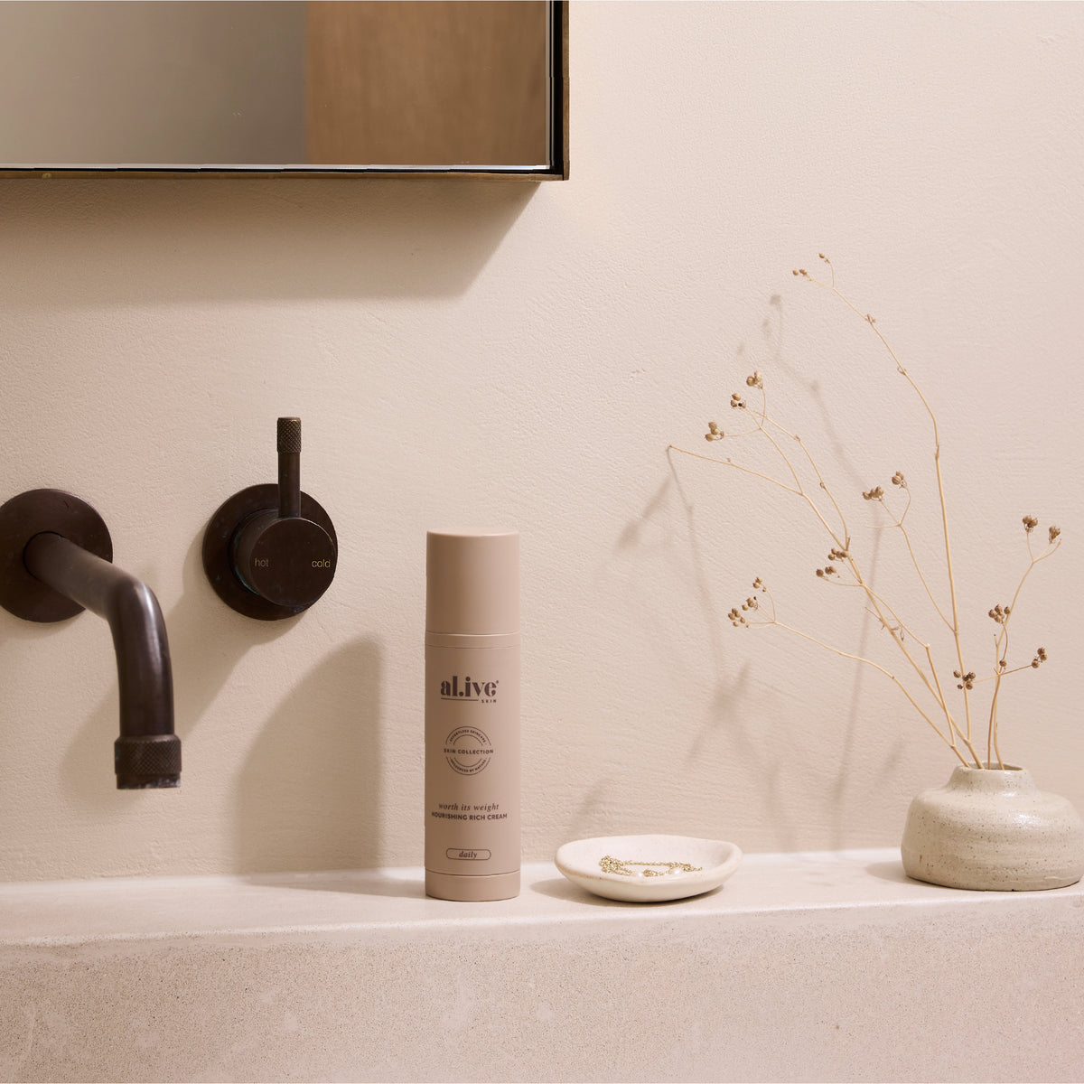 WORTH ITS WEIGHT - NOURISHING RICH CREAM