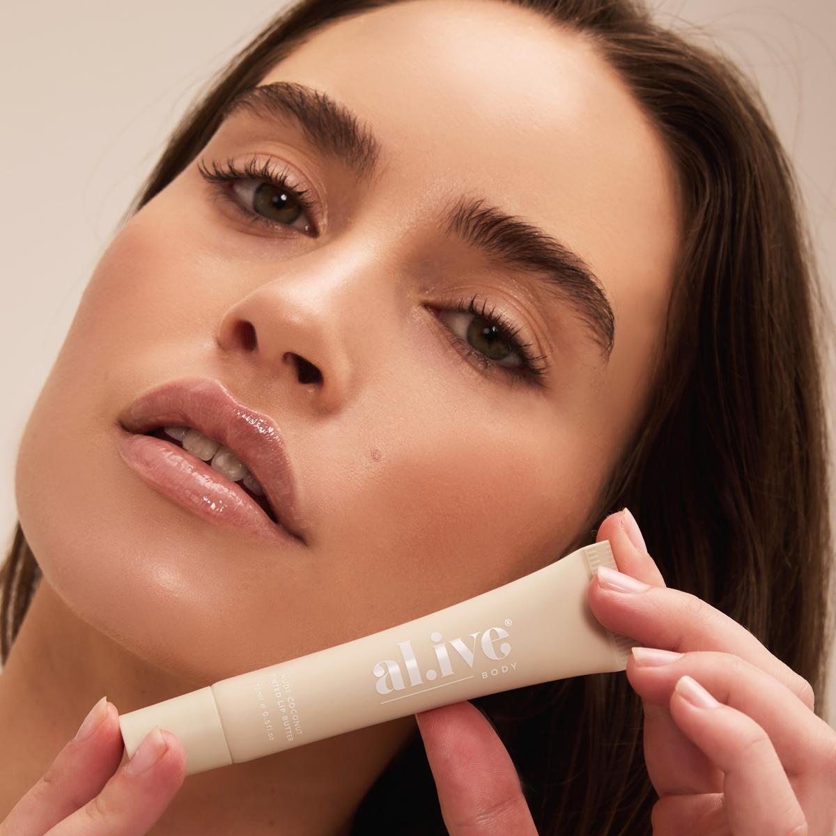 TINTED LIP BUTTER - NUDE COCONUT